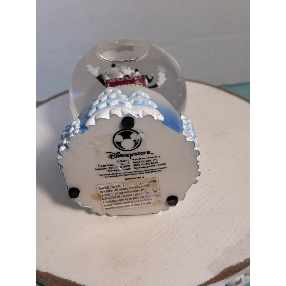 Sep13_7 Disney Mickey and Minnie Christmas Snowglobe‎ 2006 No Box